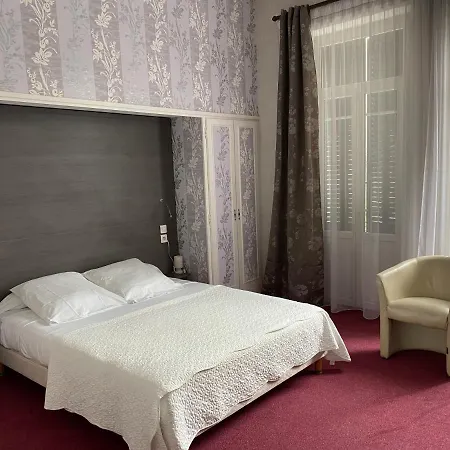 De Paris 호텔 2*