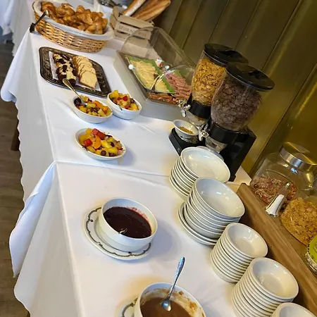 Hotel De Paris 2*