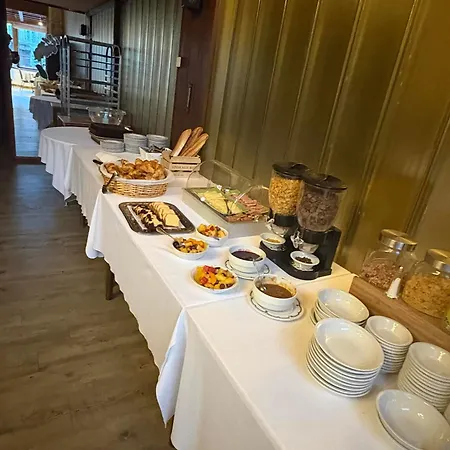 Szálloda De Paris 2*