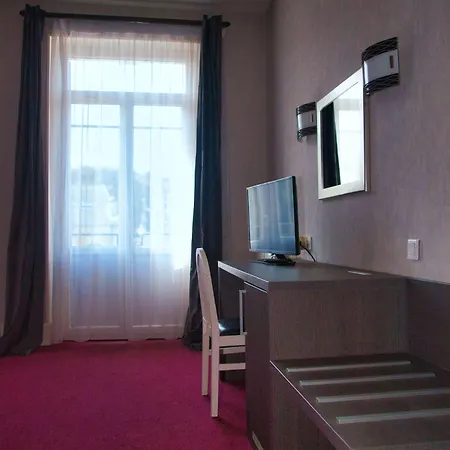 De Paris Szálloda 2*