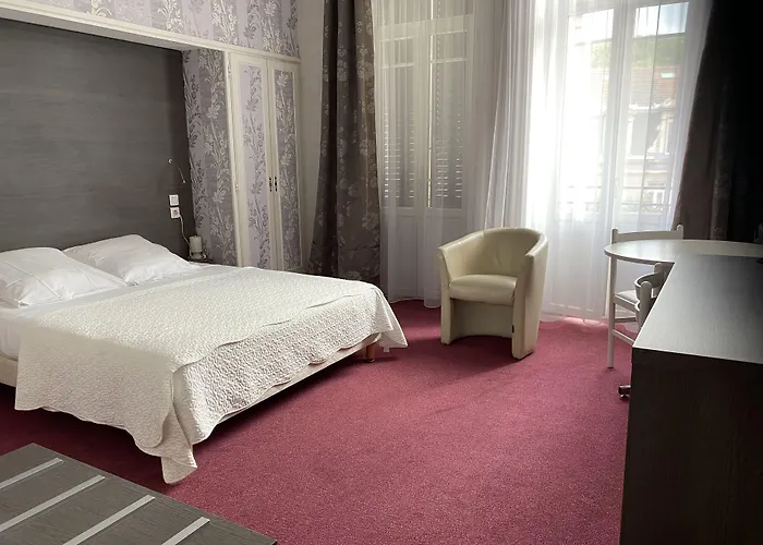 Hotell De Paris 2*